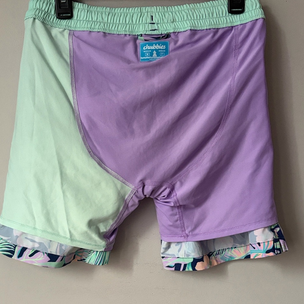 Chubbies 7" Tropical Print Classic Swim Trunks Lined - Picture 5 of 9